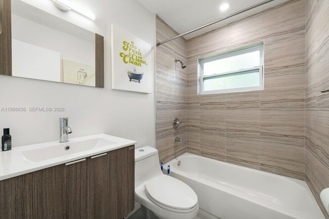 5037 NW 5th Ave in Miami, FL - Building Photo - Building Photo