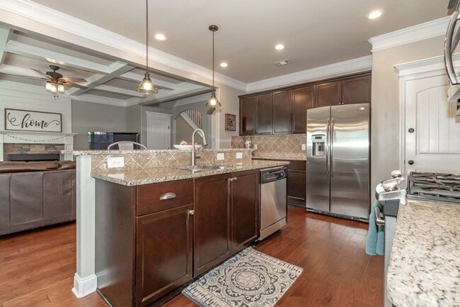 property at 5461 Everlook Cir