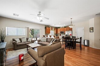 10389 Calypso Cave St in Las Vegas, NV - Building Photo - Building Photo