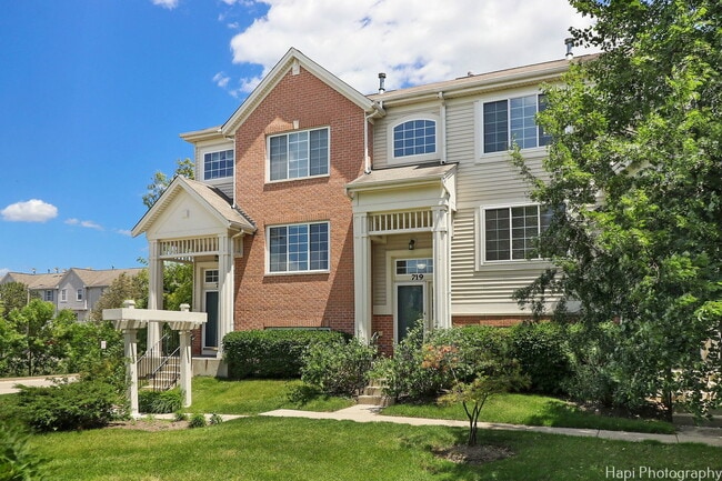 719 Hanbury Dr in Des Plaines, IL - Building Photo - Building Photo
