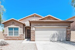 18 W Saddle Way in San Tan Valley, AZ - Building Photo