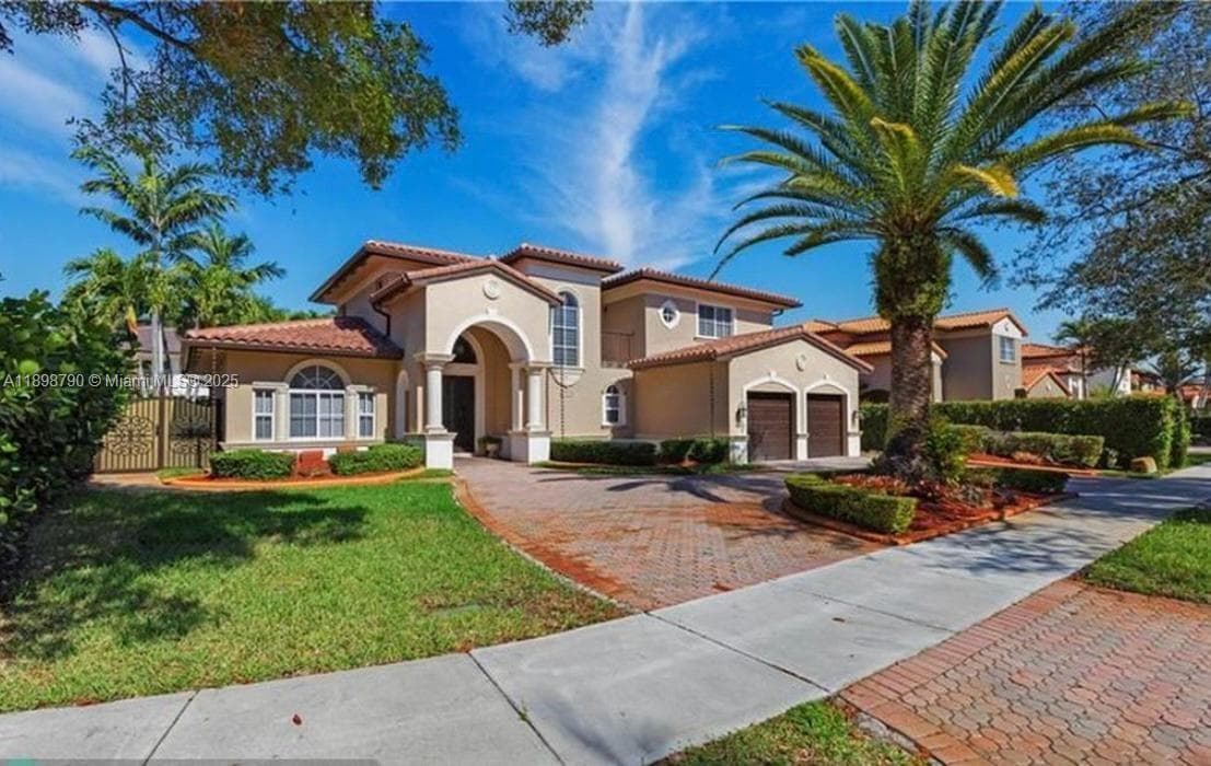 8123 NW 161st Terrace in Hialeah, FL - Building Photo