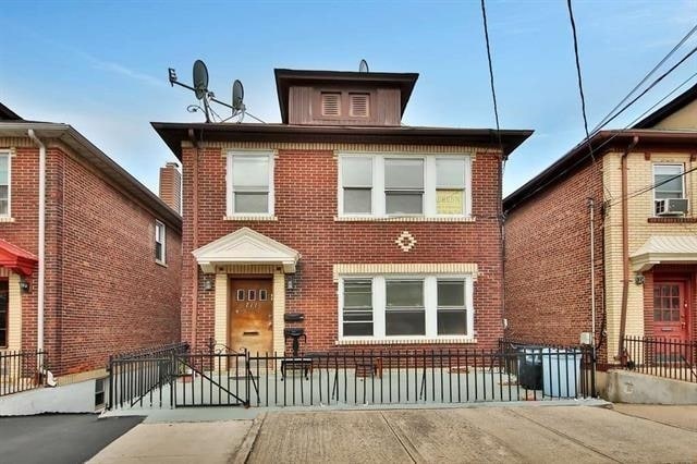 property at 711 Grand Ave