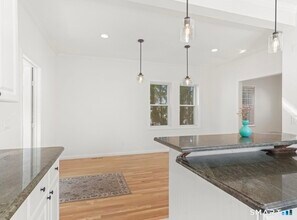 709 Tunxis Hill Rd in Fairfield, CT - Building Photo - Building Photo