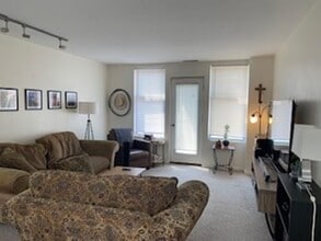 218 Thorndike St, Unit 1 in Cambridge, MA - Building Photo - Building Photo