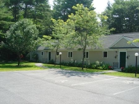 Spokesfield Commons in Center Sandwich, NH - Foto de edificio - Building Photo