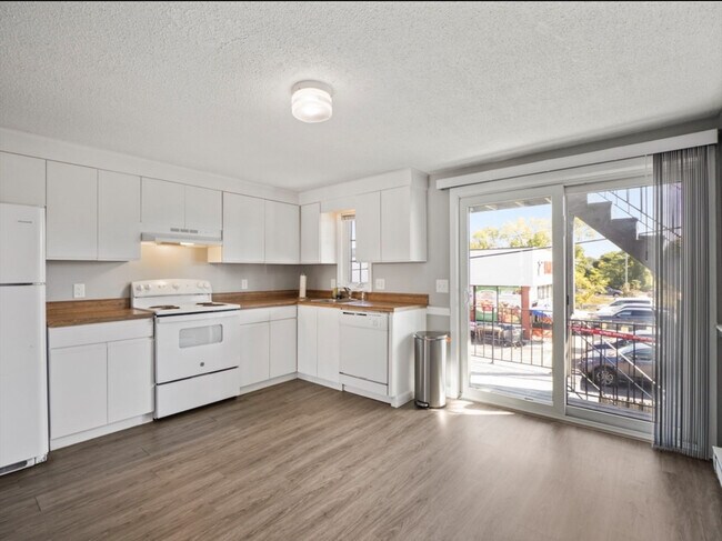 1821 Middlesex St, Unit 10 in Lowell, MA - Building Photo - Building Photo