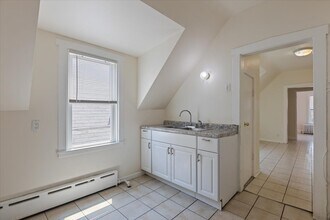 2223 N La Crosse Ave in Chicago, IL - Building Photo - Building Photo