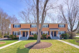 801 S Main St in Blacksburg, VA - Building Photo