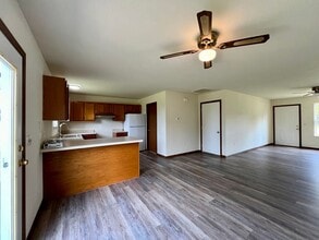 303 Prospect Ave in Cuba, MO - Building Photo - Building Photo