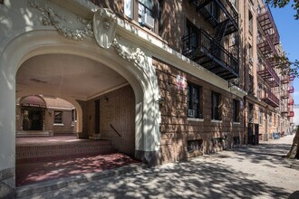 The Monte Carlo in Astoria, NY - Building Photo - Building Photo