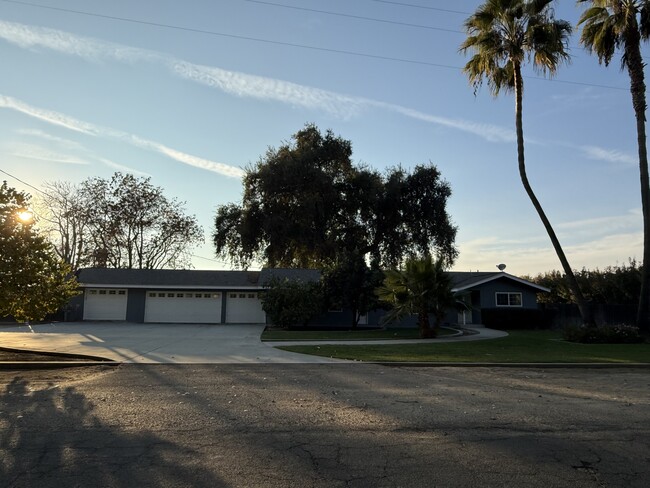 7794 20 1/2 Ave in Lemoore, CA - Building Photo - Building Photo