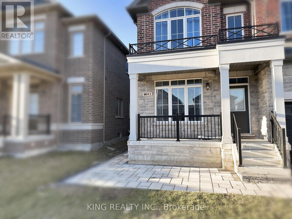 9 LeBlanc Cres in Brampton, ON - Building Photo