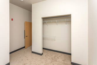 Roosevelt School Apartments in La crosse, WI - Foto de edificio - Interior Photo