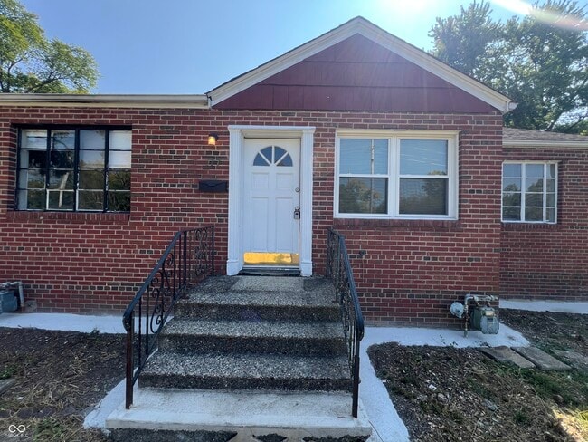 property at 77 W Westfield Blvd