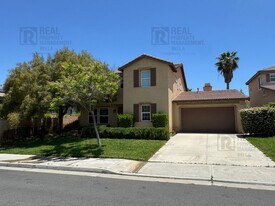 34574 Black Cherry St in Winchester, CA - Building Photo