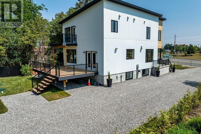 2246 Durham Regional Hwy 2 in Clarington, ON - Building Photo - Building Photo