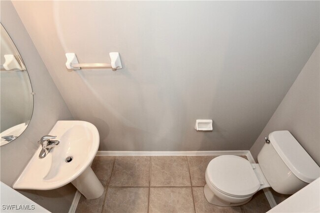 1055 Albany Ct