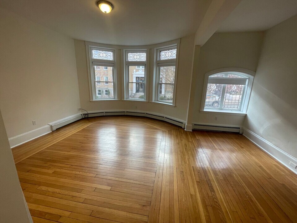 17 Fairbanks St in Brookline, MA - Building Photo