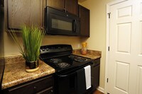 Kitchen - Foxgate Apartments in Hattiesburg, Mississippi