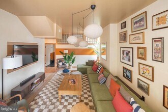 2021 4th St NW in Washington, DC - Foto de edificio - Building Photo