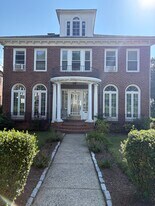 51 Algonquin Rd in Chestnut Hill, MA - Building Photo