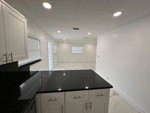 712 Gotham Ct in West Palm Beach, FL - Building Photo - Building Photo