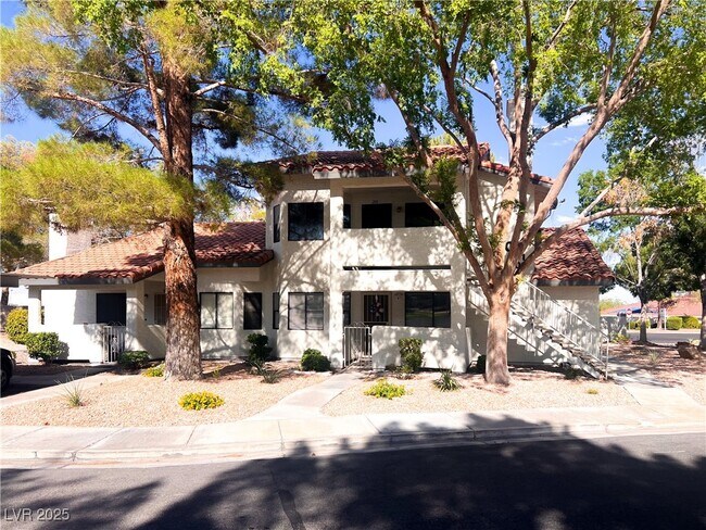 2700 Baycliff Ct in Las Vegas, NV - Building Photo - Building Photo