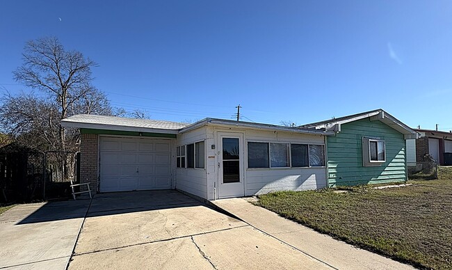 1313 Elia St in Killeen, TX - Foto de edificio - Building Photo