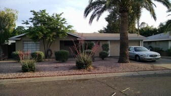 735 E Granada Dr in Tempe, AZ - Building Photo