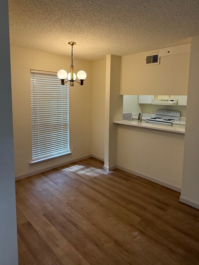 12480 Abrams Rd, Unit 503 in Dallas, TX - Building Photo - Building Photo