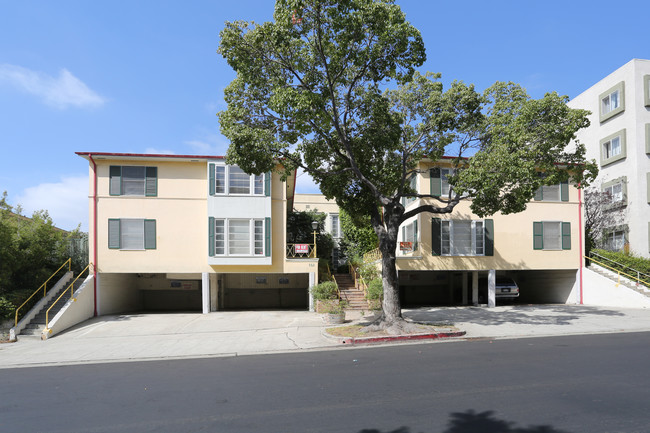 545-559 Midvale Ave in Los Angeles, CA - Building Photo - Building Photo