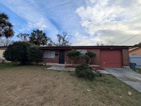 10814 Indies Dr S in Jacksonville, FL - Building Photo - Building Photo