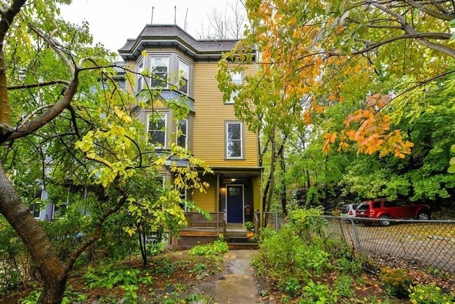 279 Chestnut Ave, Unit 2