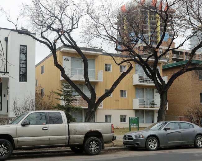 1030 13th Ave SW in Calgary, AB - Building Photo - Primary Photo