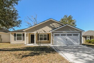 6968 Loris Ln in Jacksonville, FL - Building Photo