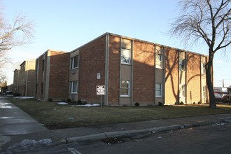 10221 Chestnut Ave in Franklin Park, IL - Building Photo - Building Photo