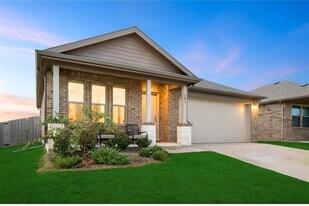 321 Woodlands Blvd in Terrell, TX - Building Photo