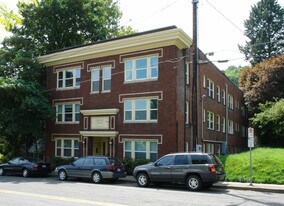 1424 SW Montgomery St in Portland, OR - Building Photo