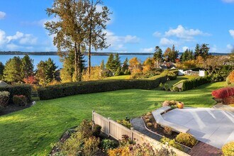 10321 NE 55th St in Kirkland, WA - Building Photo - Building Photo