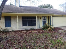 9631 E Savile Cir in Houston, TX - Building Photo