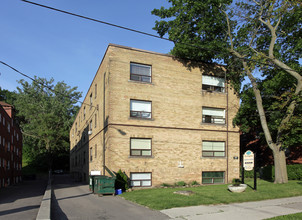 Kingsway Park Apartments in Toronto, ON - Building Photo - Building Photo