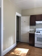 3635 E Armour Ave, Unit LOWER in Cudahy, WI - Foto de edificio - Building Photo