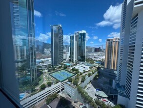 1288 Ala Moana Blvd in Honolulu, HI - Building Photo - Building Photo
