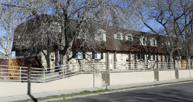 Gao Homes in Denver, CO - Foto de edificio - Building Photo