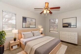 Indiana Village in Lubbock, TX - Building Photo - Building Photo