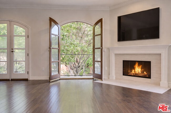 353 S Reeves Dr in Beverly Hills, CA - Building Photo - Building Photo