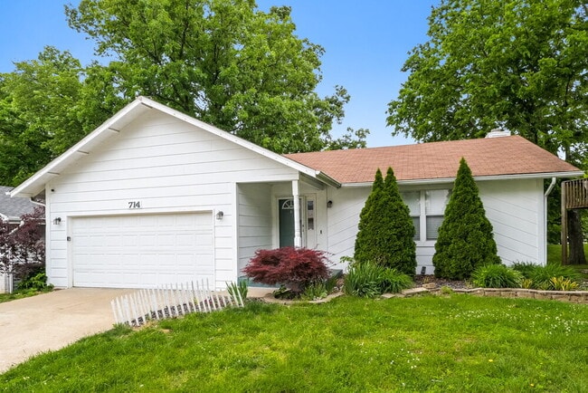 property at 714 Fernwood Terrace