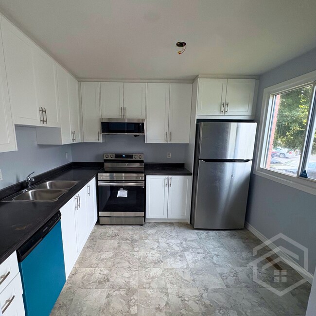 482 Springbank Ave in Woodstock, ON - Building Photo - Building Photo