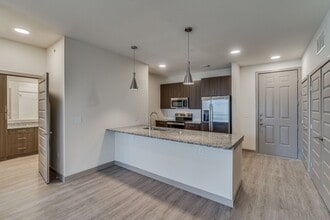Rise 120 in Georgetown, TX - Building Photo - Interior Photo